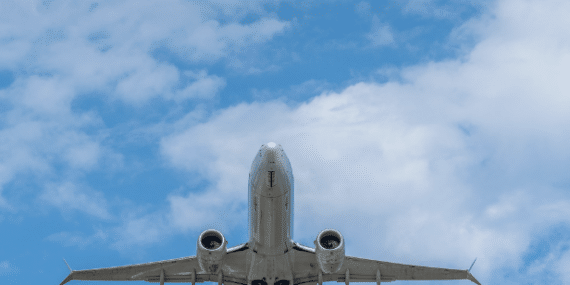 Grounded for Safety: U.S. Airlines Temporarily Halt Boeing 737 MAX 9 Flights After In-Flight Incident